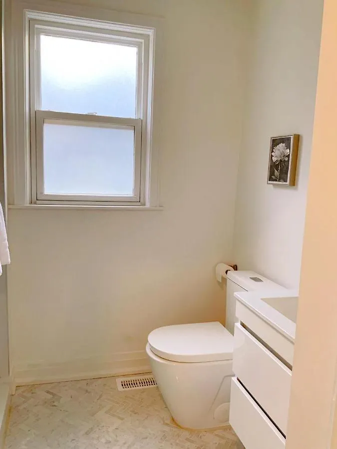 The Leaside Garden Guesthouse Toronto Guest house