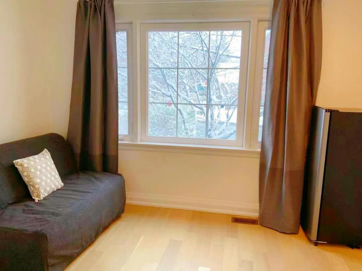 Guest house The Leaside Garden Guesthouse Toronto Canada