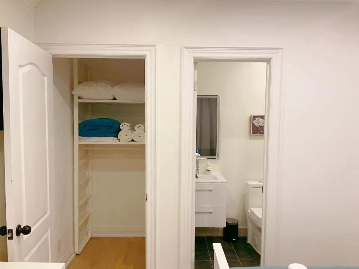 בית הארחה טורונטו The Leaside Garden Guesthouse