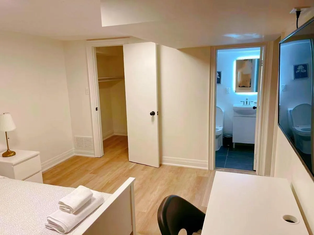 טורונטו The Leaside Garden Guesthouse