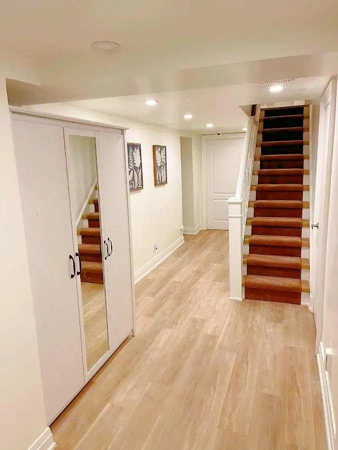 בית הארחה טורונטו The Leaside Garden Guesthouse קנדה
