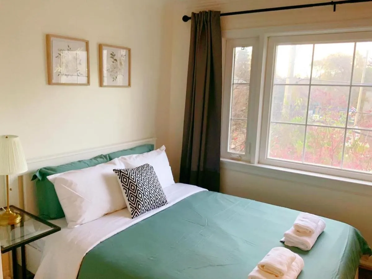 טורונטו The Leaside Garden Guesthouse 0*,  קנדה
