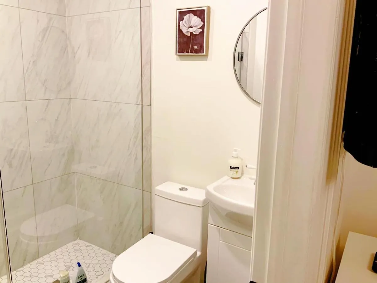טורונטו The Leaside Garden Guesthouse בית הארחה